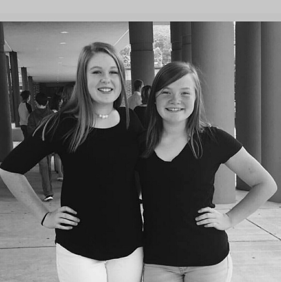 Meet your Posher, Danielle - Picture 1 of 1