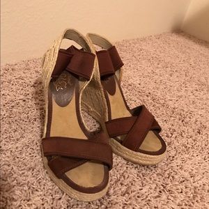 Brown strapped, braid woven wedges