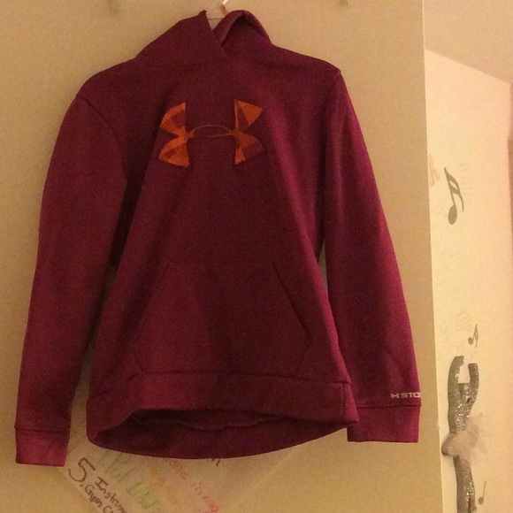 UNDER ARMOUR GIRLS storm (shrunk to a size small)