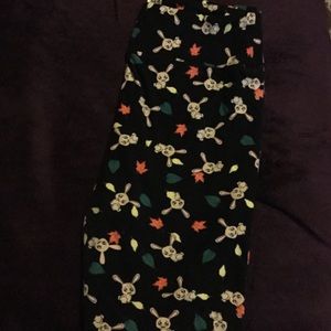 Lularoe leggings tall and curvy size