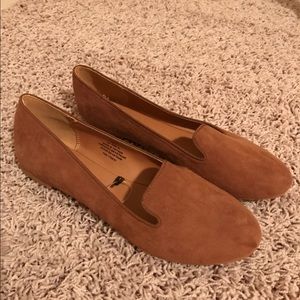 Brand new, brown dressy flats