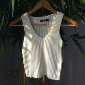 ❗️FINAL PRICE - CLEAR OUT❗️ V-neck Knit Crop Top