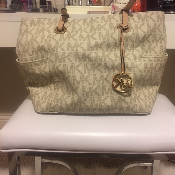 Michael Kors purse
