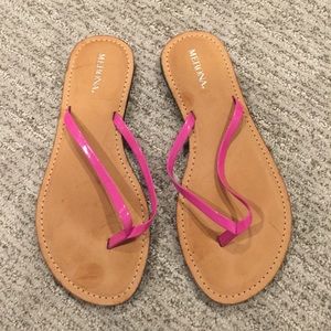 Merona pink and tan flip flops