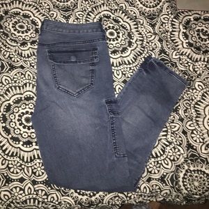 American eagle jeggings !