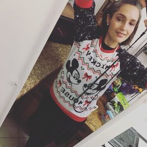 Mickeymouse holiday sweater size large