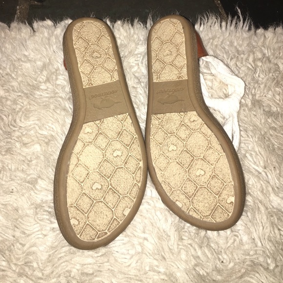 Cute little sandals with white strap. Worn ONCE. - Picture 4 of 4