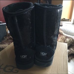 Black sparkle uggs