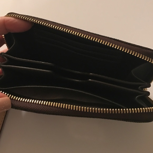 Michael Kors Wristlet - Picture 3 of 4