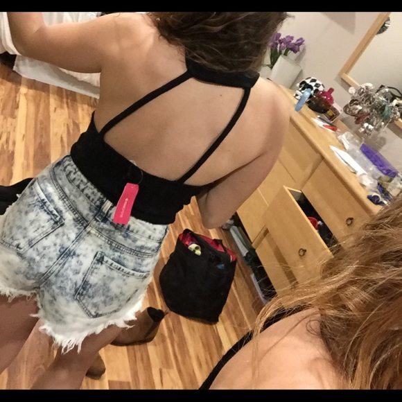 NWT black crop top - Picture 4 of 4