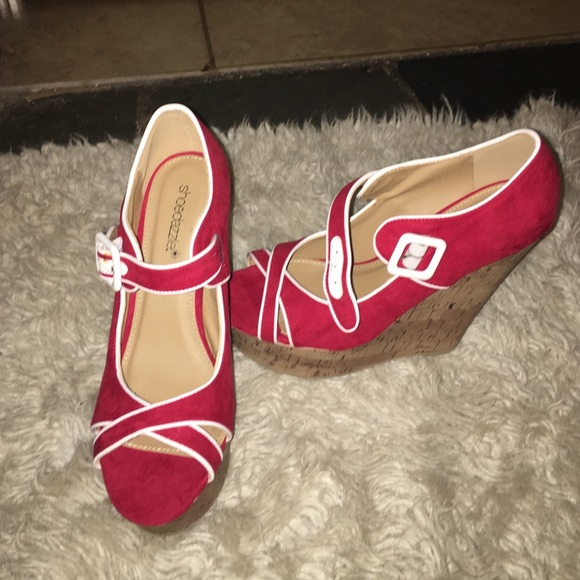 Cute red wedges,Too small for me. NEVER worn. - Picture 3 of 4
