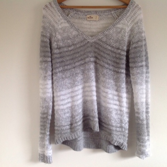 Hollister high-low sweater 💕