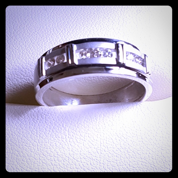 Men's weddings bands