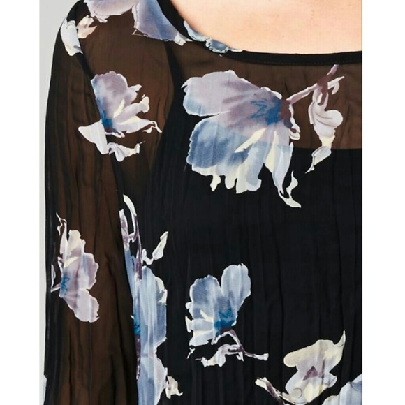 Floral printed chiffon top - Picture 2 of 4