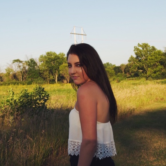 Meet your Posher, Sarah - Picture 1 of 1