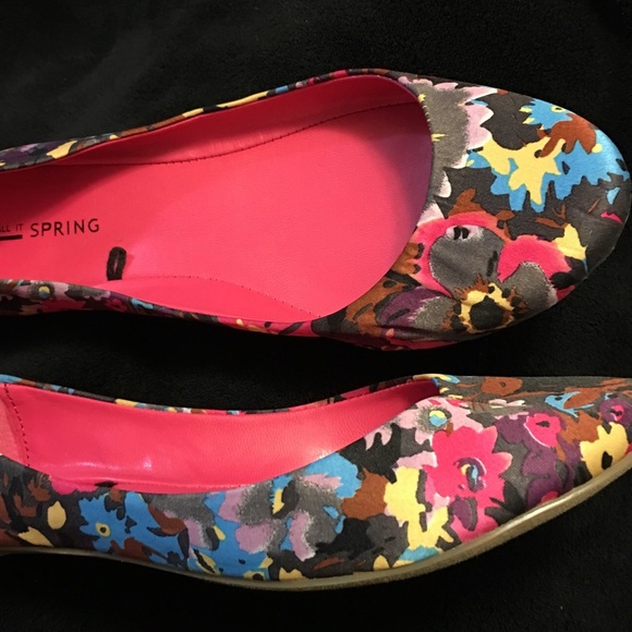 Call It Spring Flats - Picture 3 of 3