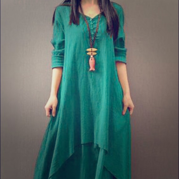 NWOT V-neck tiered green dress
