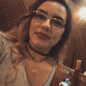 Meet your Posher, Anita