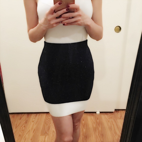 Dark blue and white knit skirt