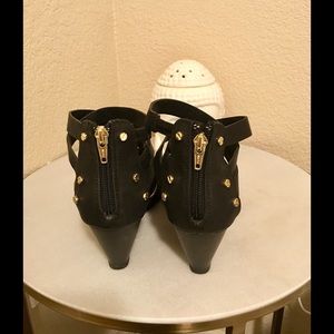 Black Madden Girl wedge heels