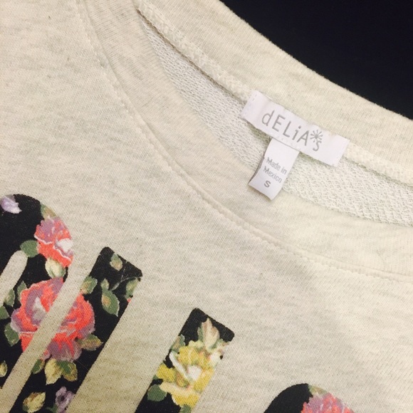 QUOTE LONG SLEEVE | NWOT CONDITION - Picture 2 of 4