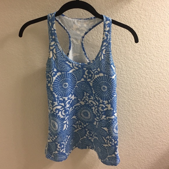 Lululemon tank