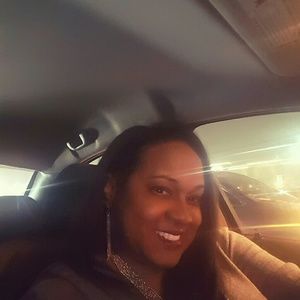 Meet your Posher, Charlotta