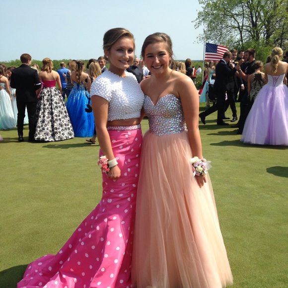 Prom dress - Picture 2 of 2