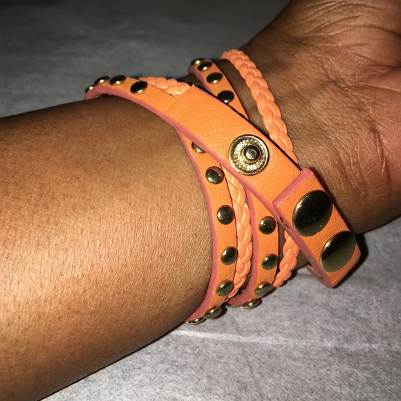 Watch - Picture 2 of 3