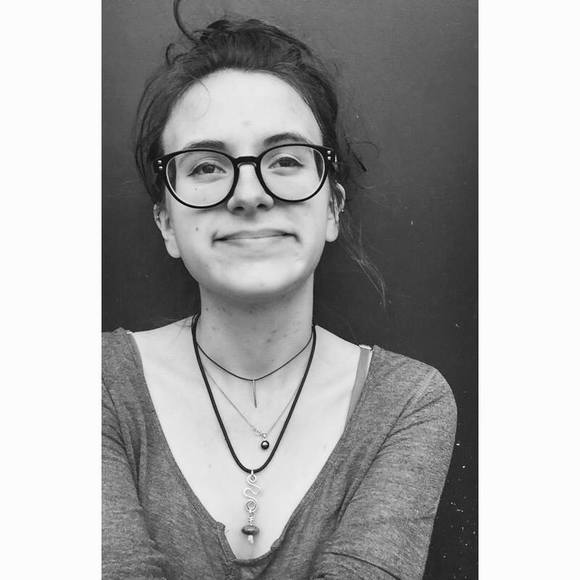 Meet your Posher, Eva - Picture 1 of 1