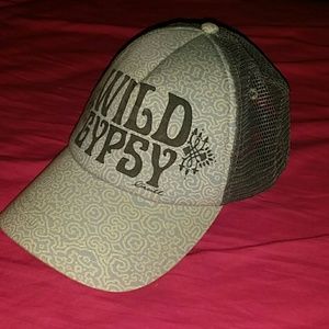 Graphic "trucker" hat