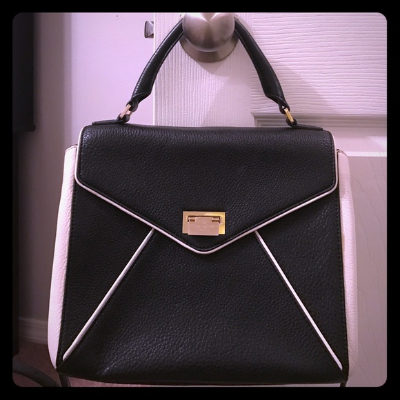 Lightly used Kate Spade bag! Black/White! 😍😍😍😍