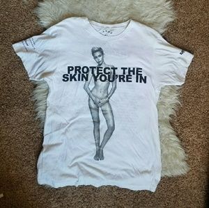 Marc Jacobs Tee - Miley Cyrus