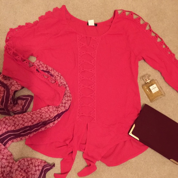 Excellent condition Venus pink top-M