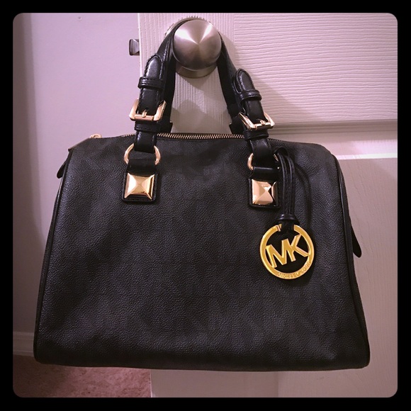 Like new Michael Kors bag! Black monogram!