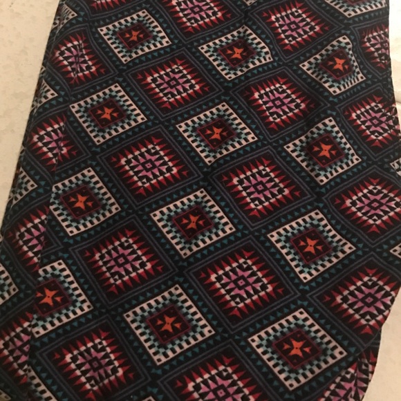 Lularoe os diamond geometric aZtec print legging