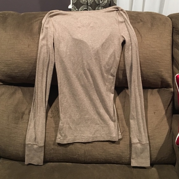 A&F long sleeved top - Picture 2 of 3