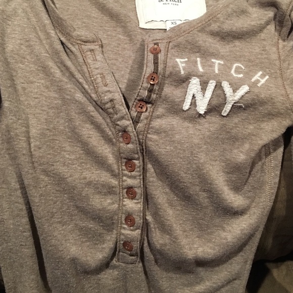 A&F long sleeved top - Picture 3 of 3