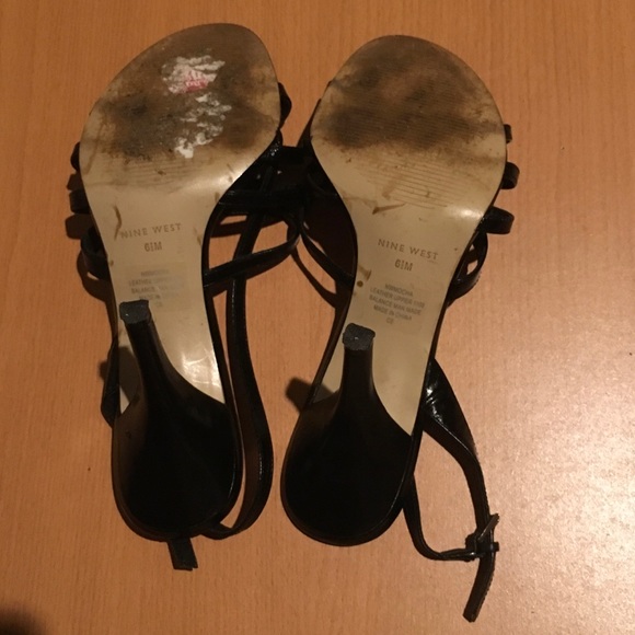 Nine West black leather sling back sandal.  6 1/2 - Picture 3 of 4