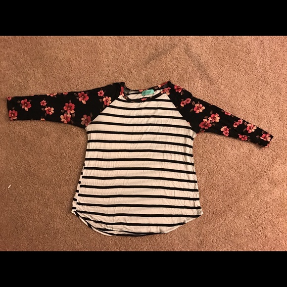 Large Filly Flair top