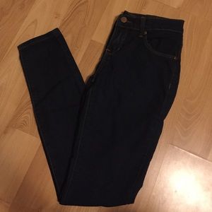 ⚠️Final Sale⚠️ Dark Blue Skinnies