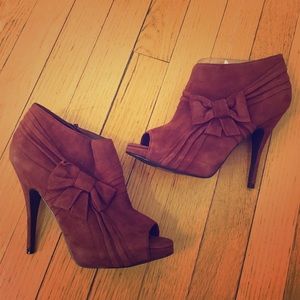 Brand NEW! Aldo bootie burgundy red booty with bow