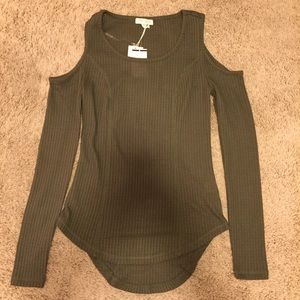 NWOT Ultra Flirt Comfy & cute olive green sweater!