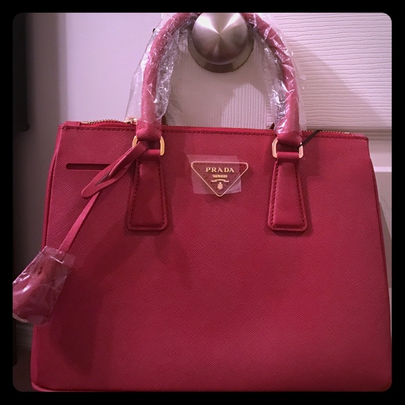 New Prada bag! Wine! Beauty! 😍😍😍😍