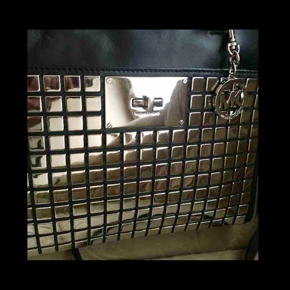 24 hr sale 🔥 🚨🔥Limited 👜Michael kors mirror large satchel - Picture 3 of 4