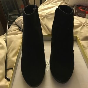 Glaze Brand Black Suede Booties. Size 7.5. NWT