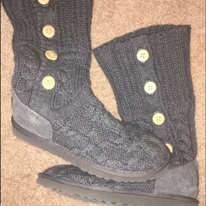 Women's uggs size 7