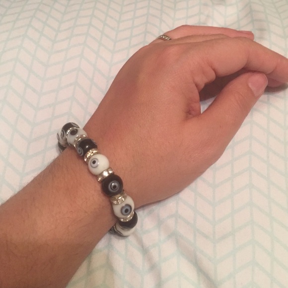 Black and white evil eye bracelet