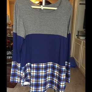 NWOT NAVY & GRAY COLOR BLOCK MULTI MEDIA TUNIC - M
