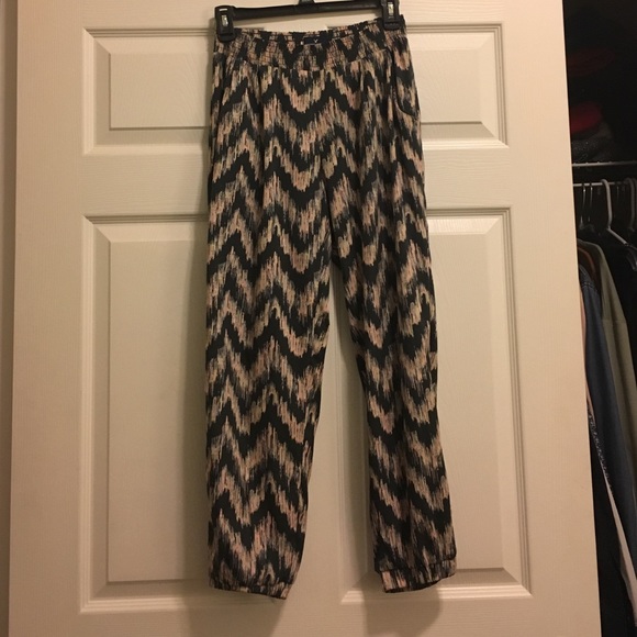 American Eagle Patterned Beach Pants - Picture 1 of 2